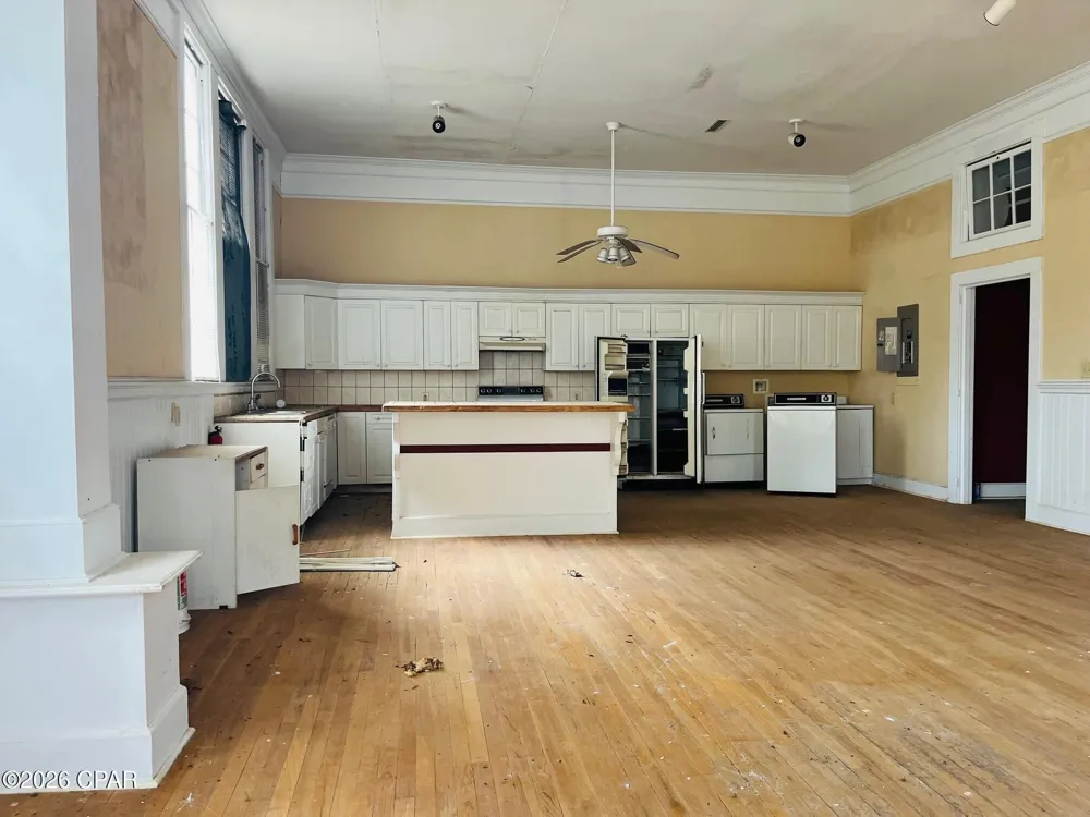 4181 Apple White Street Greenwood, FL 32443