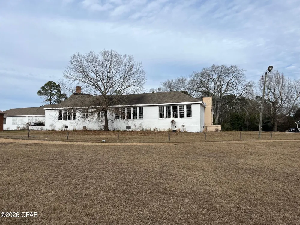 4181 Apple White Street Greenwood, FL 32443