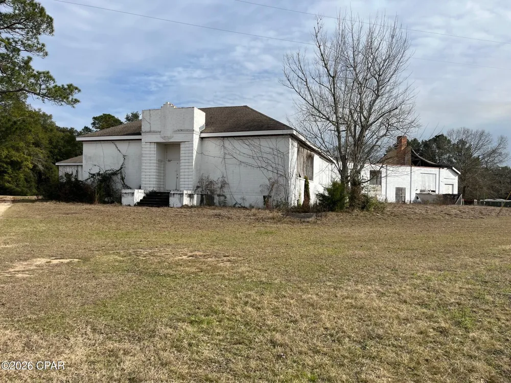4181 Apple White Street Greenwood, FL 32443