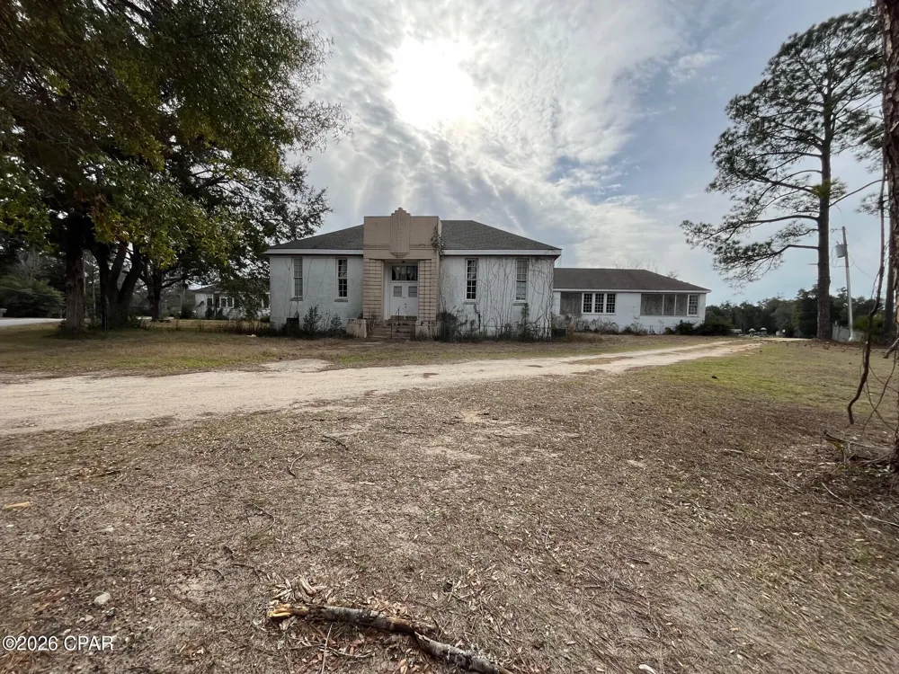 4181 Apple White Street Greenwood, FL 32443