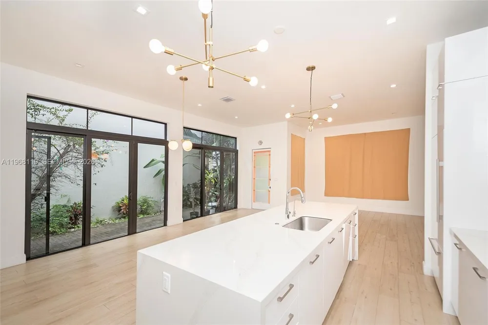 4454 NW 80th Ave Doral, FL 33166
