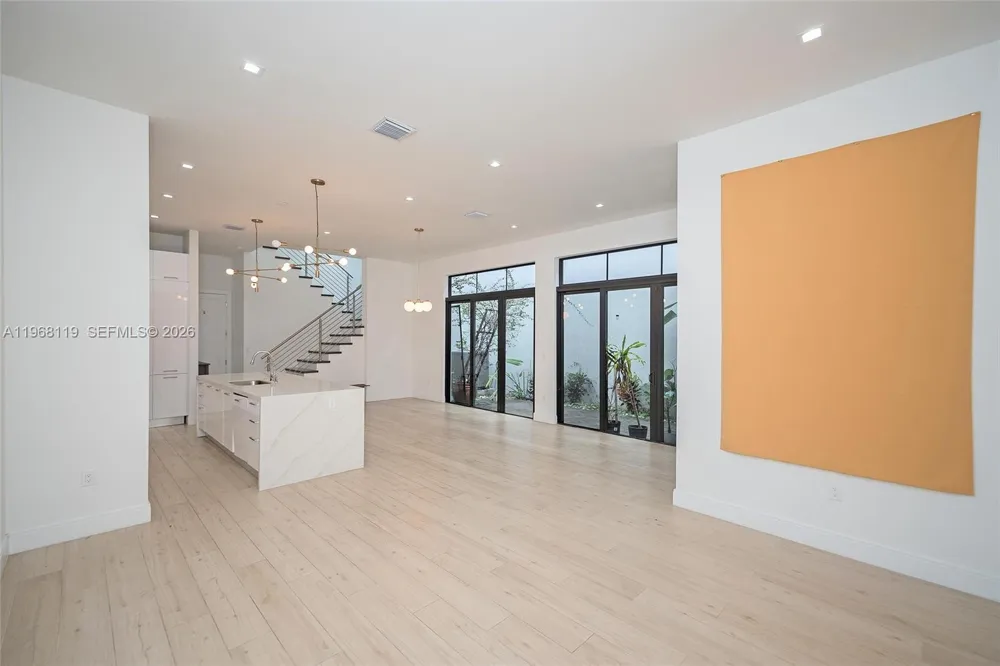 4454 NW 80th Ave Doral, FL 33166