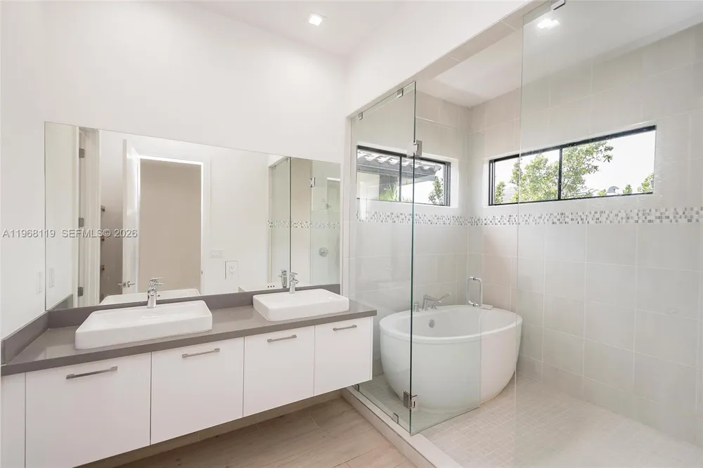 4454 NW 80th Ave Doral, FL 33166