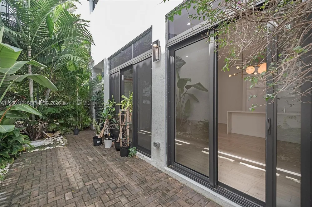 4454 NW 80th Ave Doral, FL 33166