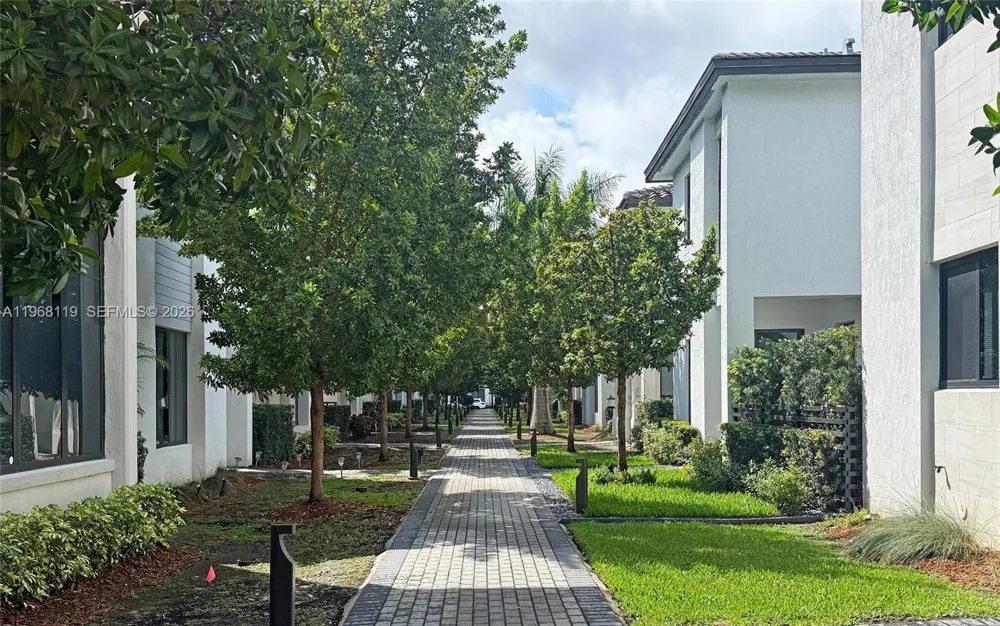 4454 NW 80th Ave Doral, FL 33166