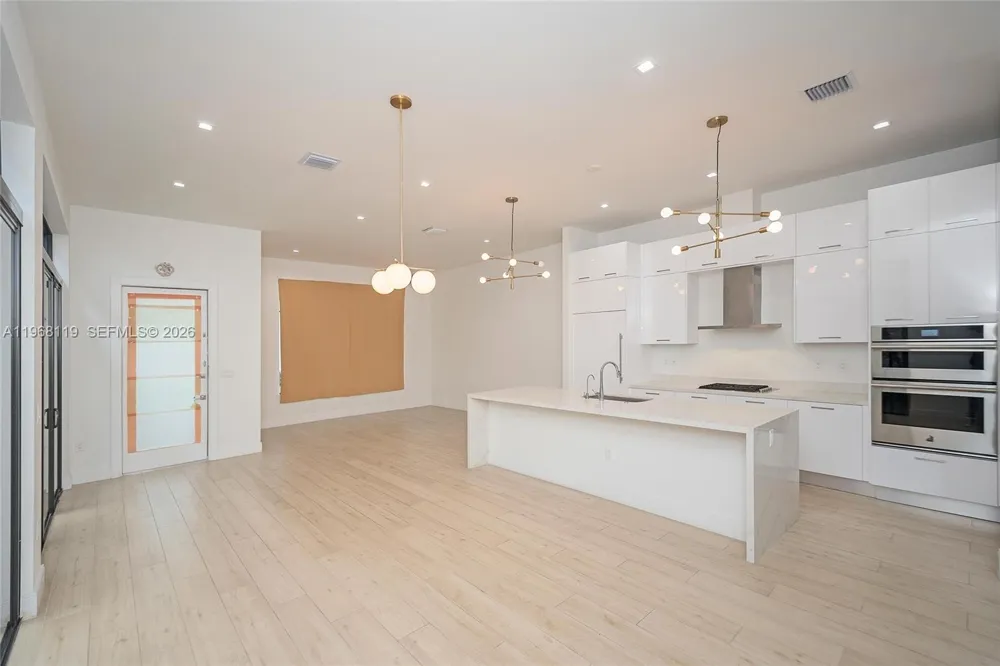 4454 NW 80th Ave Doral, FL 33166