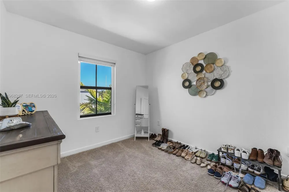 514 NE 12th St Florida City, FL 33034