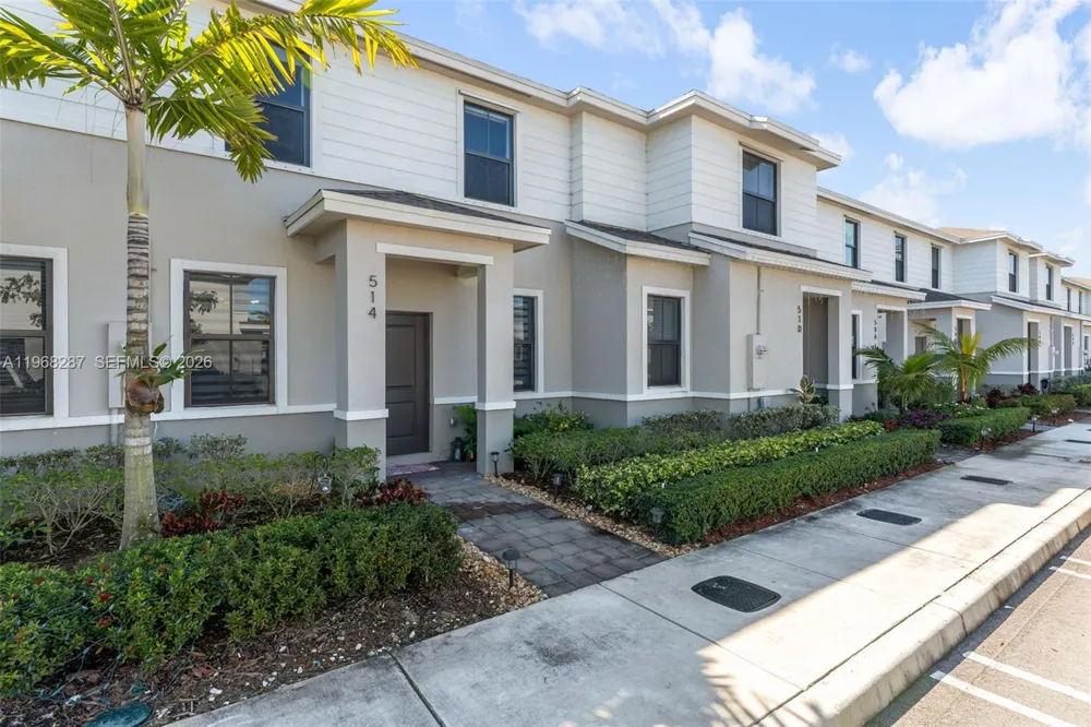 514 NE 12th St Florida City, FL 33034