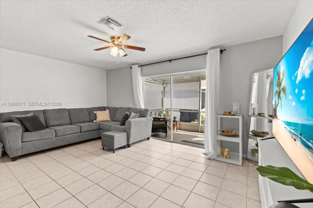 307 Waterside Dr Hypoluxo, FL 33462
