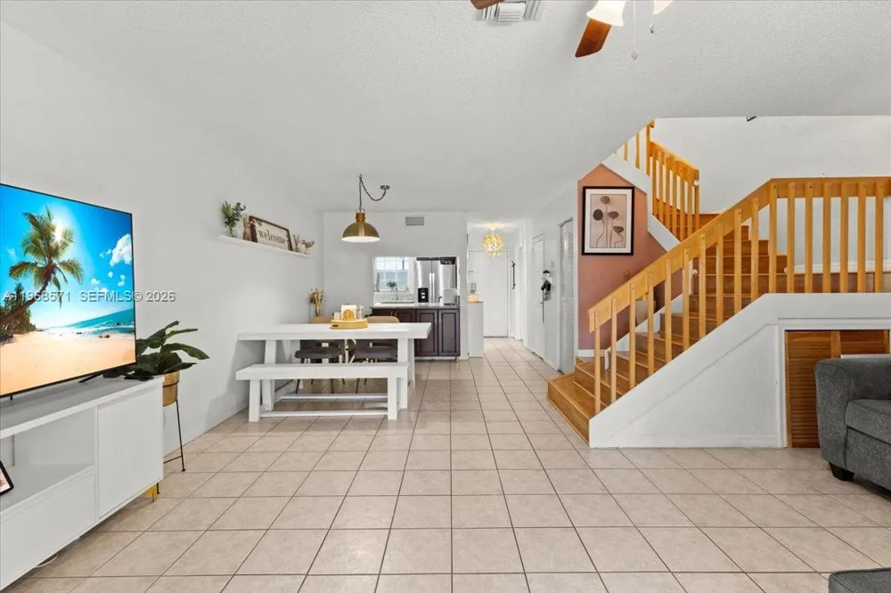 307 Waterside Dr Hypoluxo, FL 33462