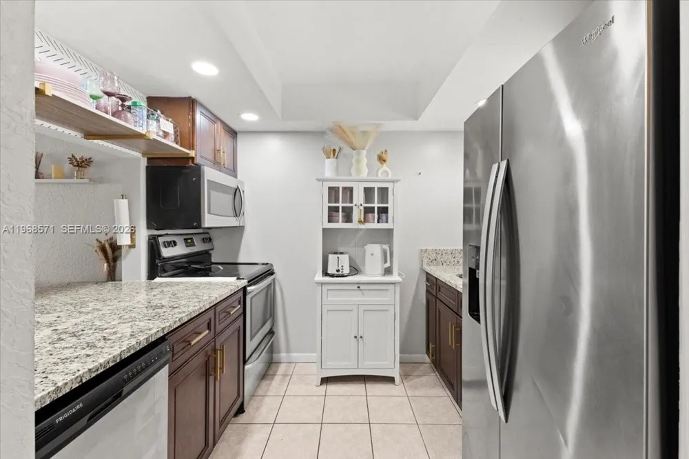 307 Waterside Dr Hypoluxo, FL 33462