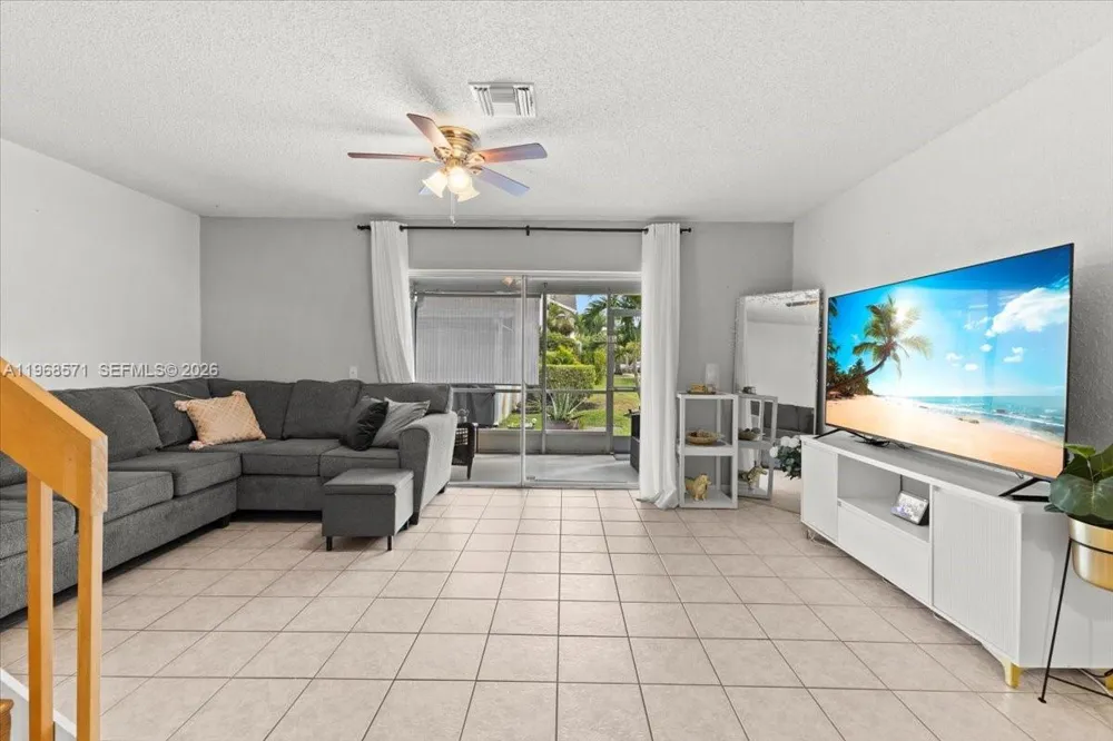307 Waterside Dr Hypoluxo, FL 33462