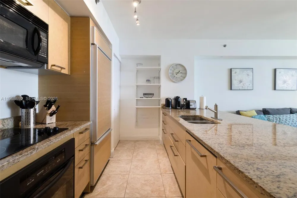 1830 S Ocean Dr #2409 Hallandale Beach, FL 33009