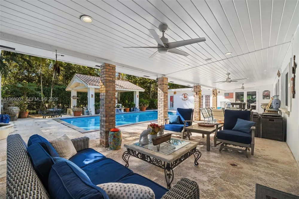 11220 SW 67th Ave Pinecrest, FL 33156