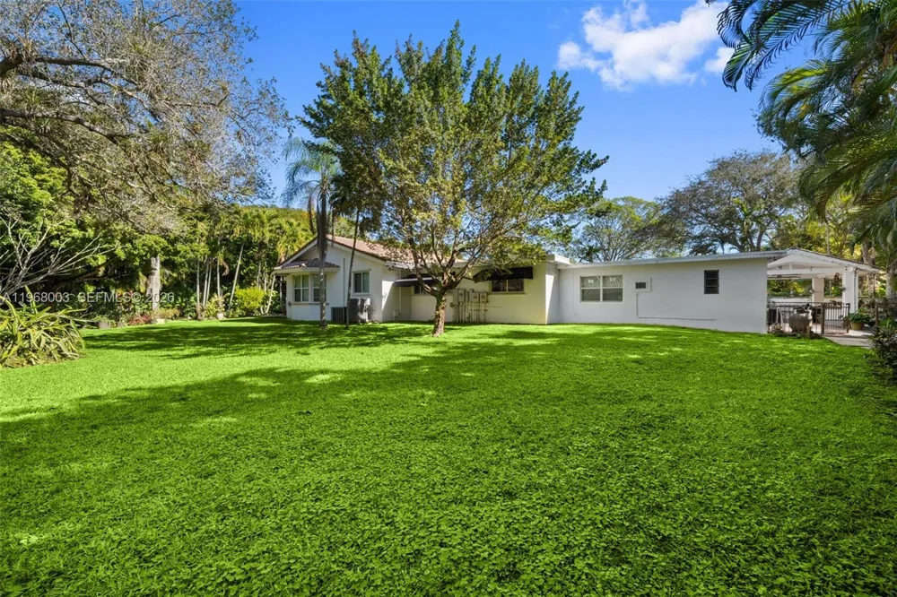 11220 SW 67th Ave Pinecrest, FL 33156