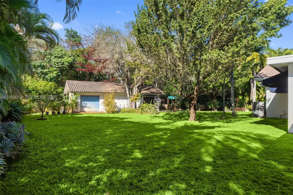 11220 SW 67th Ave Pinecrest, FL 33156