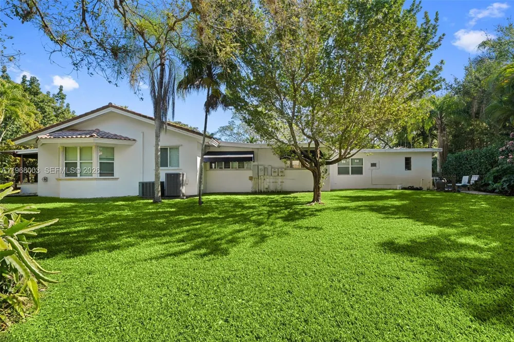 11220 SW 67th Ave Pinecrest, FL 33156
