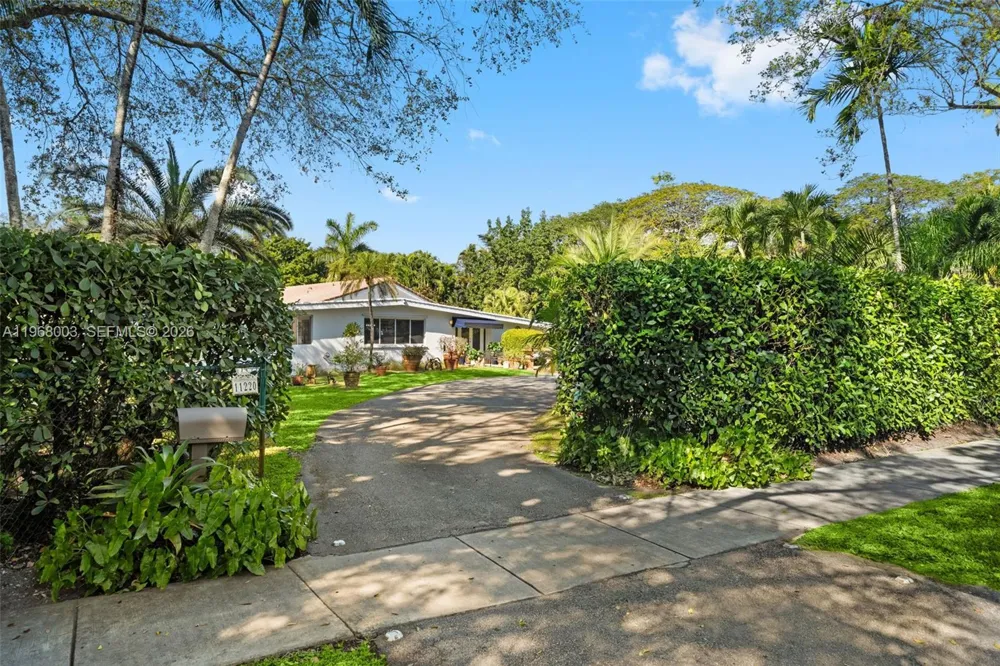 11220 SW 67th Ave Pinecrest, FL 33156
