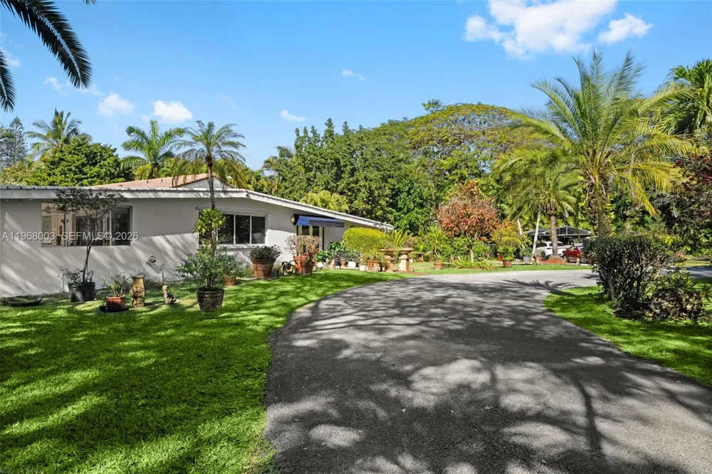 11220 SW 67th Ave Pinecrest, FL 33156