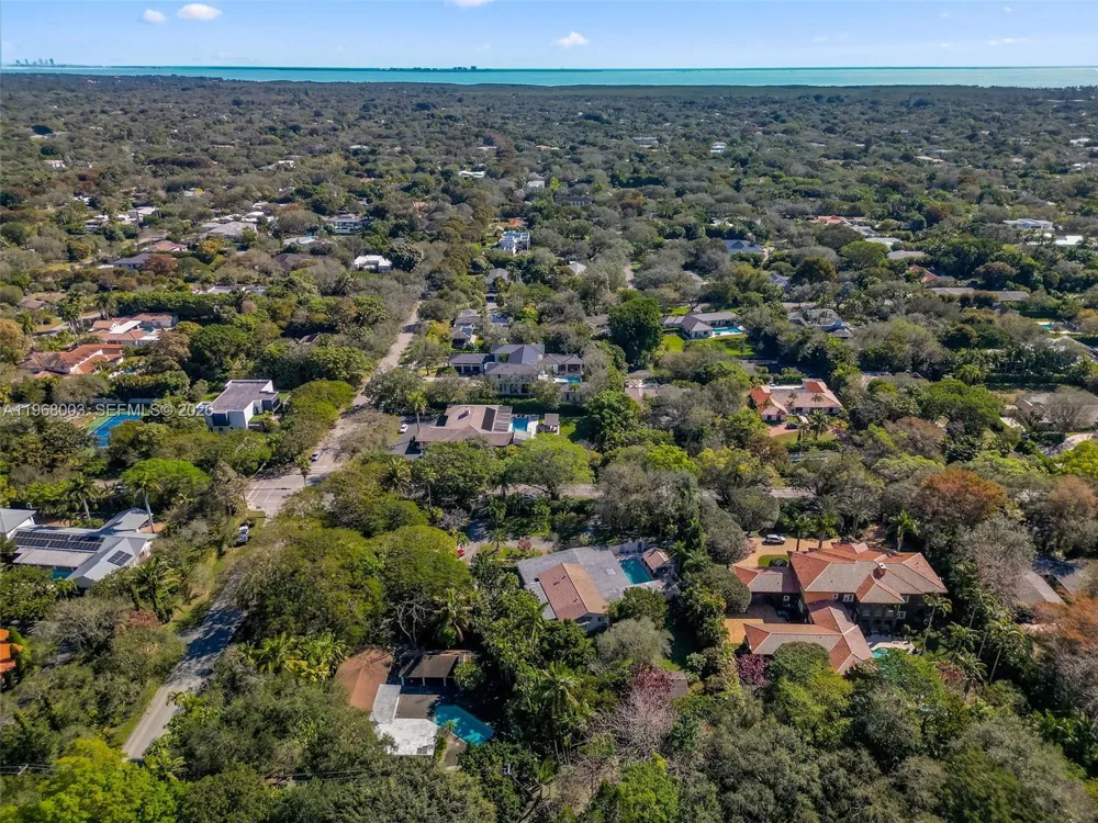 11220 SW 67th Ave Pinecrest, FL 33156