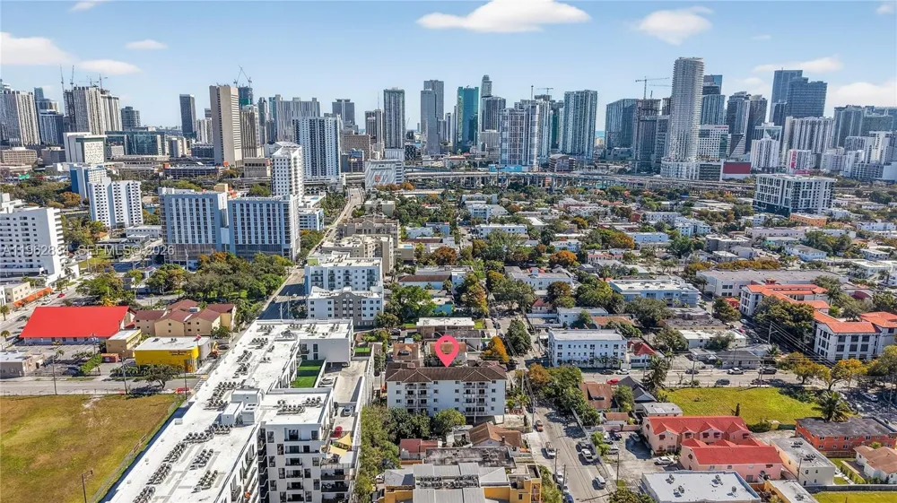 134 SW 7th Ave #404 Miami, FL 33130