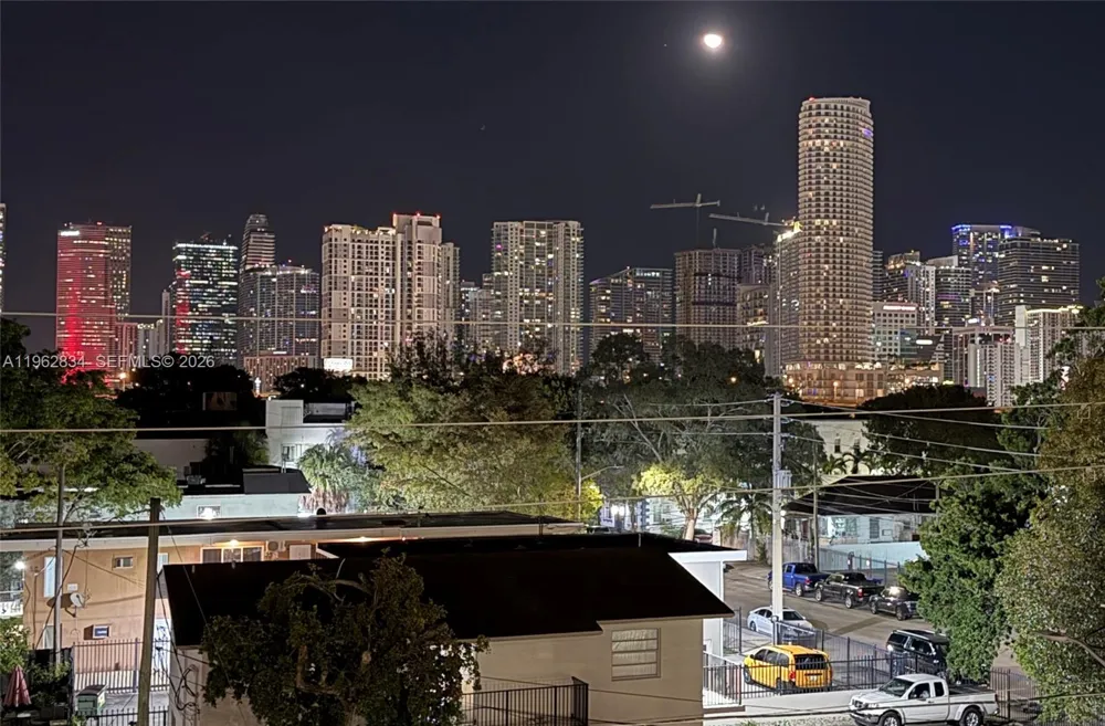 134 SW 7th Ave #404 Miami, FL 33130