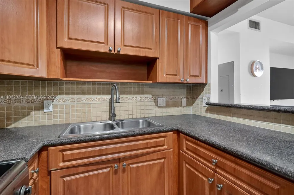 134 SW 7th Ave #404 Miami, FL 33130