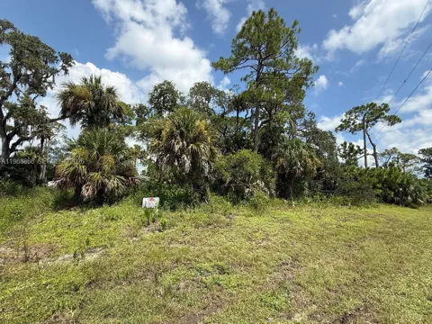 5017 W Tradewinds Cir
