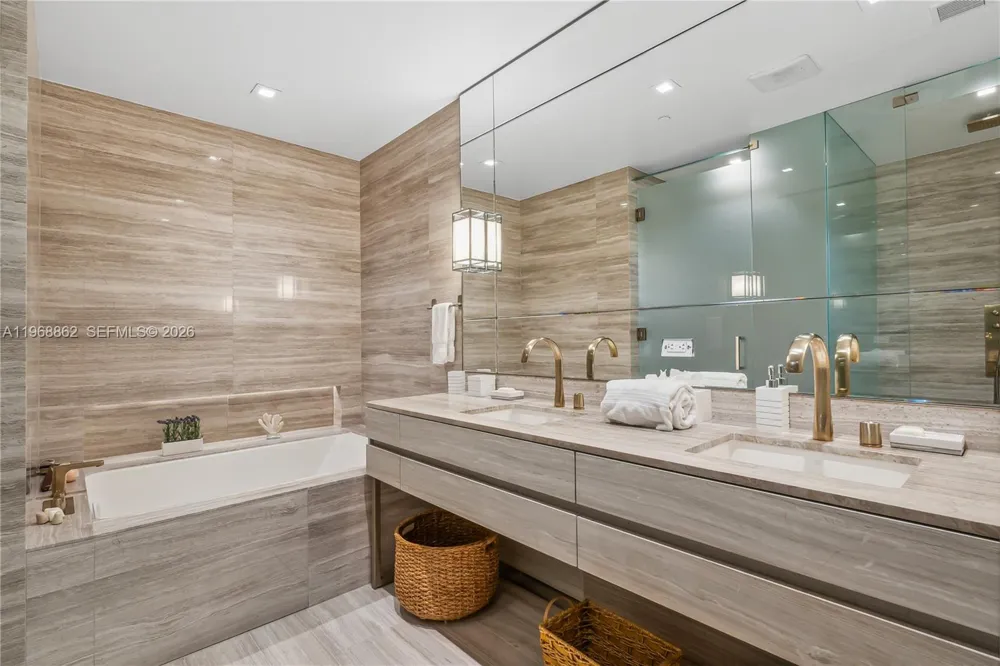 18975 Collins Ave #4502 Sunny Isles Beach, FL 33160