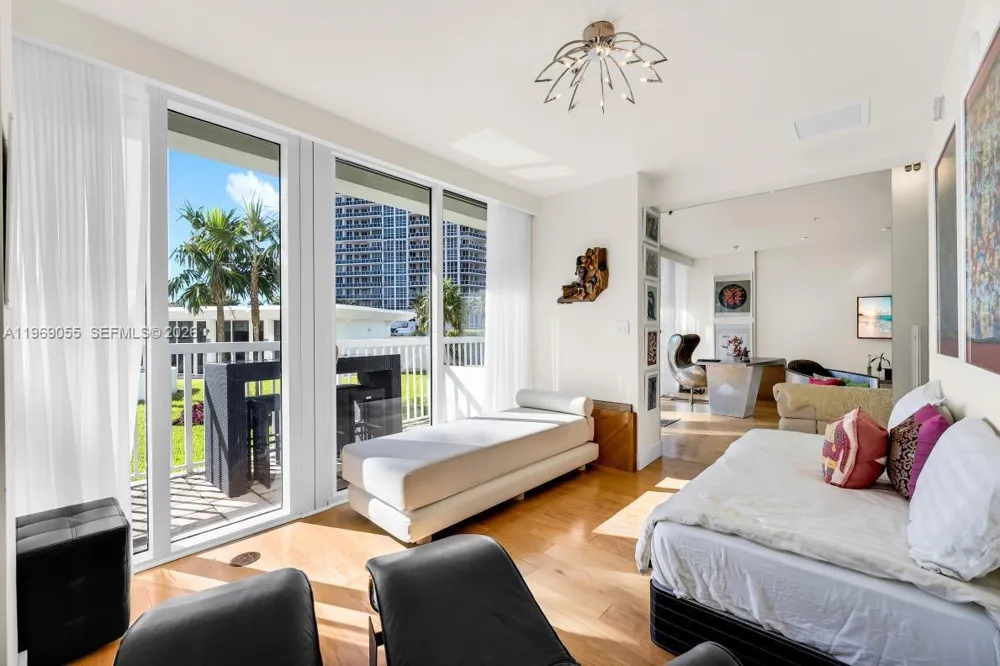 10275 Collins Ave #102 Bal Harbour, FL 33154