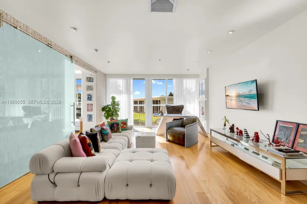 10275 Collins Ave #102 Bal Harbour, FL 33154