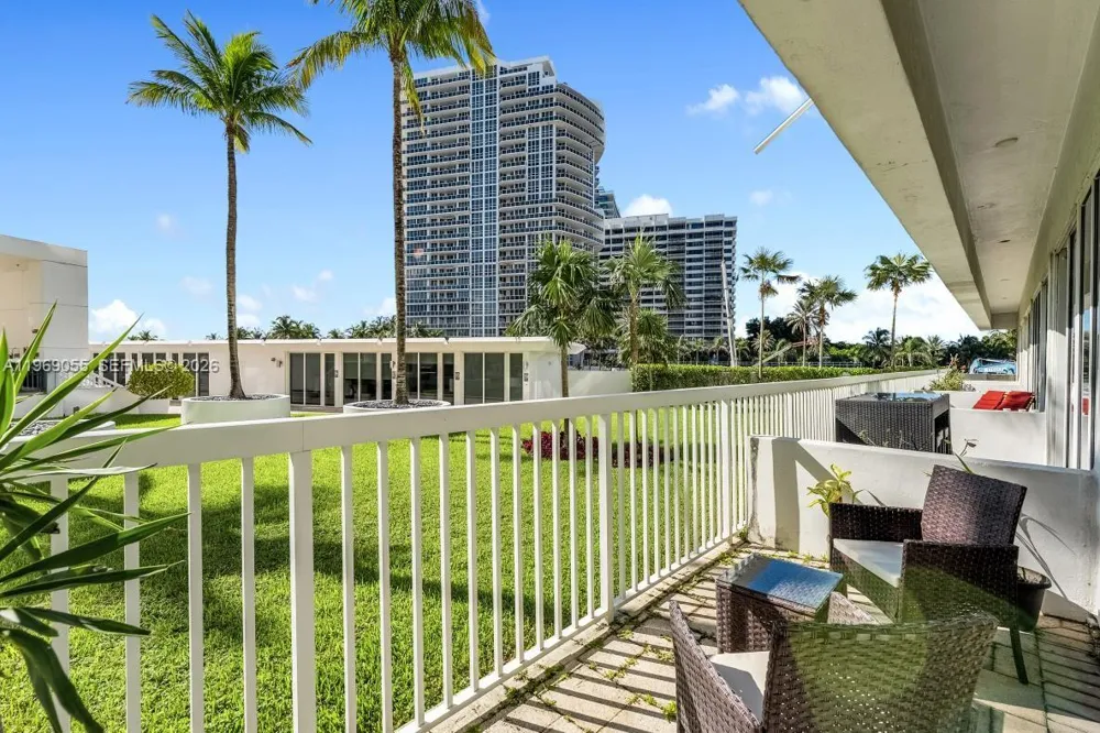 10275 Collins Ave #102 Bal Harbour, FL 33154