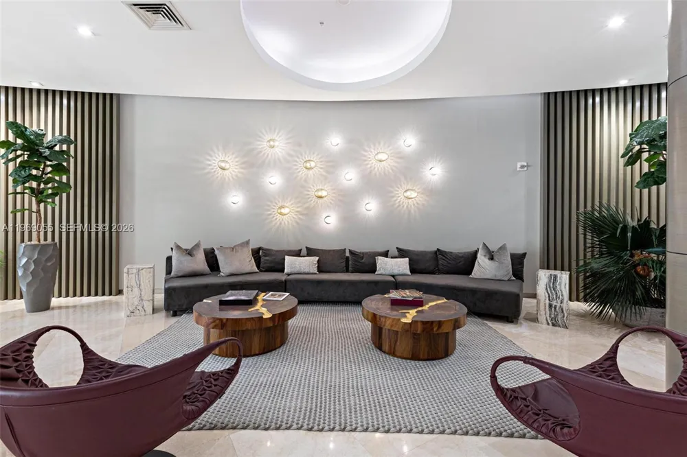 10275 Collins Ave #102 Bal Harbour, FL 33154