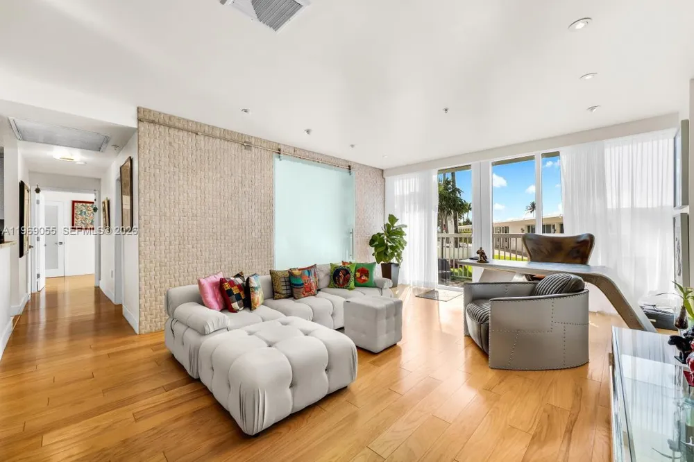 10275 Collins Ave #102 Bal Harbour, FL 33154