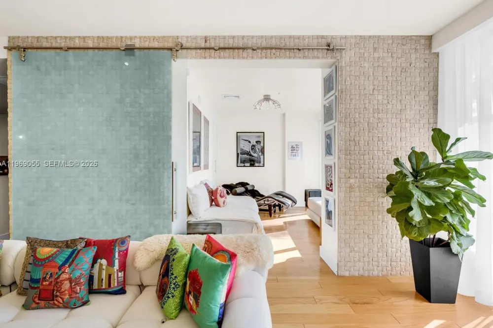 10275 Collins Ave #102 Bal Harbour, FL 33154