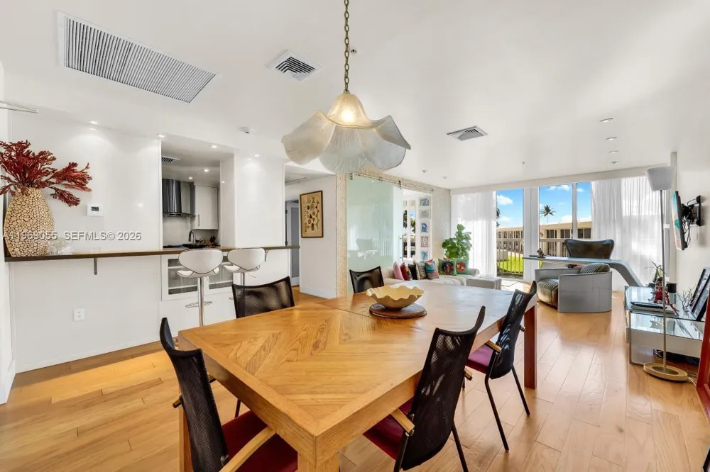 10275 Collins Ave #102 Bal Harbour, FL 33154