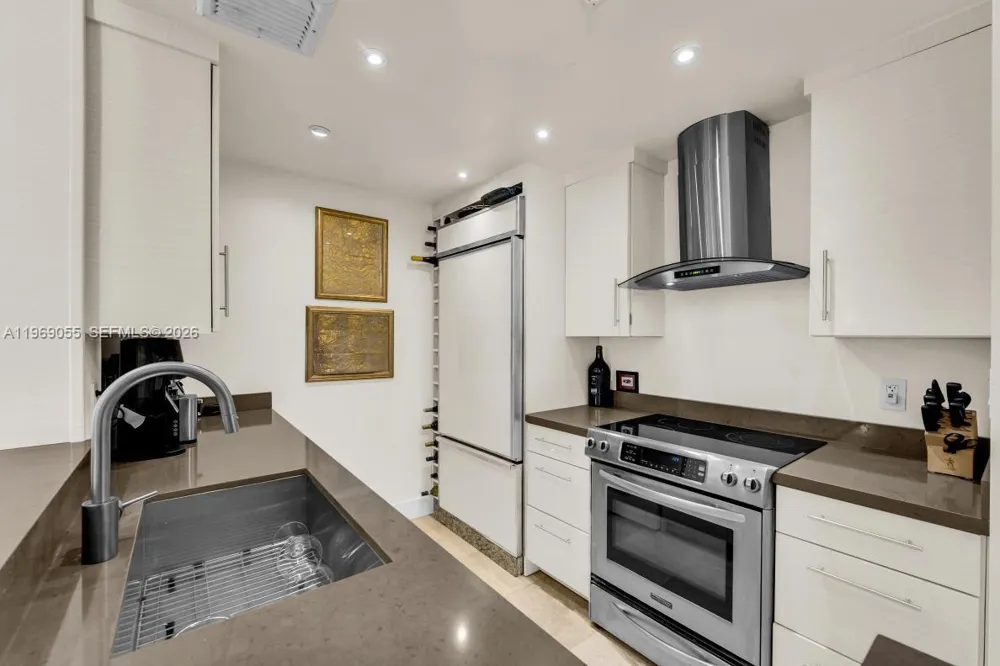 10275 Collins Ave #102 Bal Harbour, FL 33154