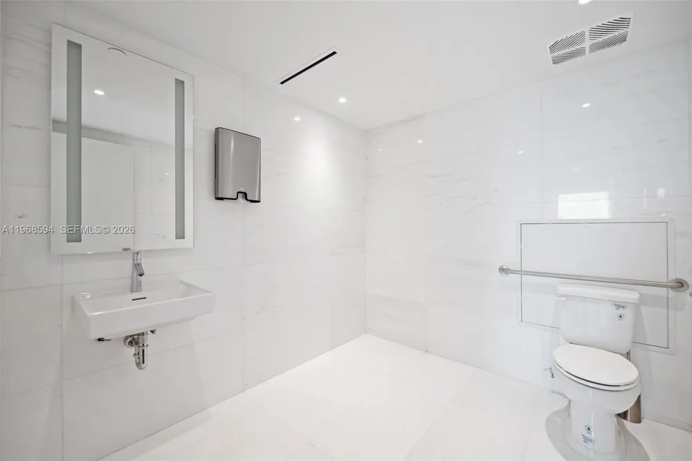 300 Biscayne Blvd Way #303 Miami, FL 33131
