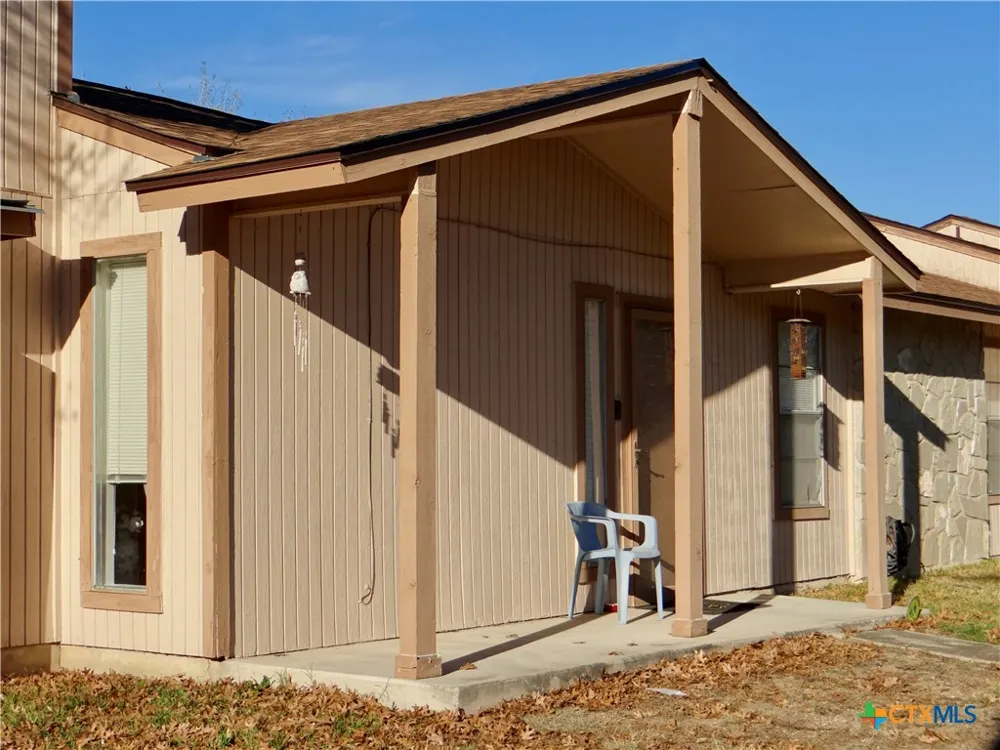 1051 Country Club Drive #16 Seguin, TX 78155