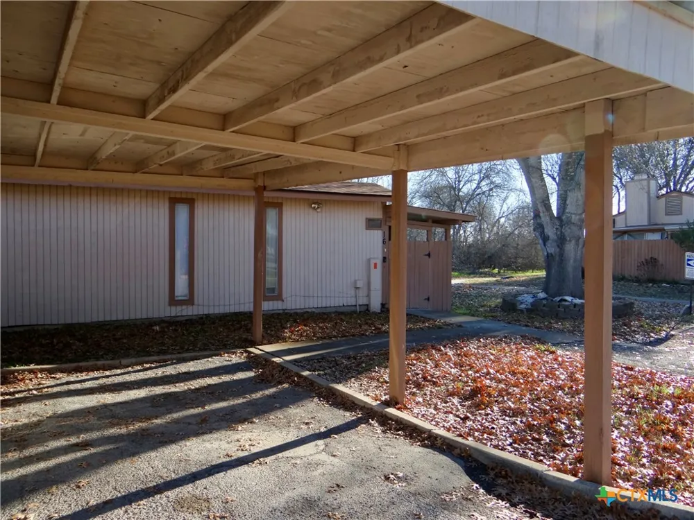 1051 Country Club Drive #16 Seguin, TX 78155