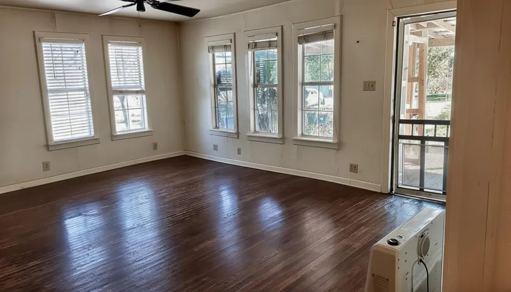 11913 Mcangus Road Del Valle, TX 78617