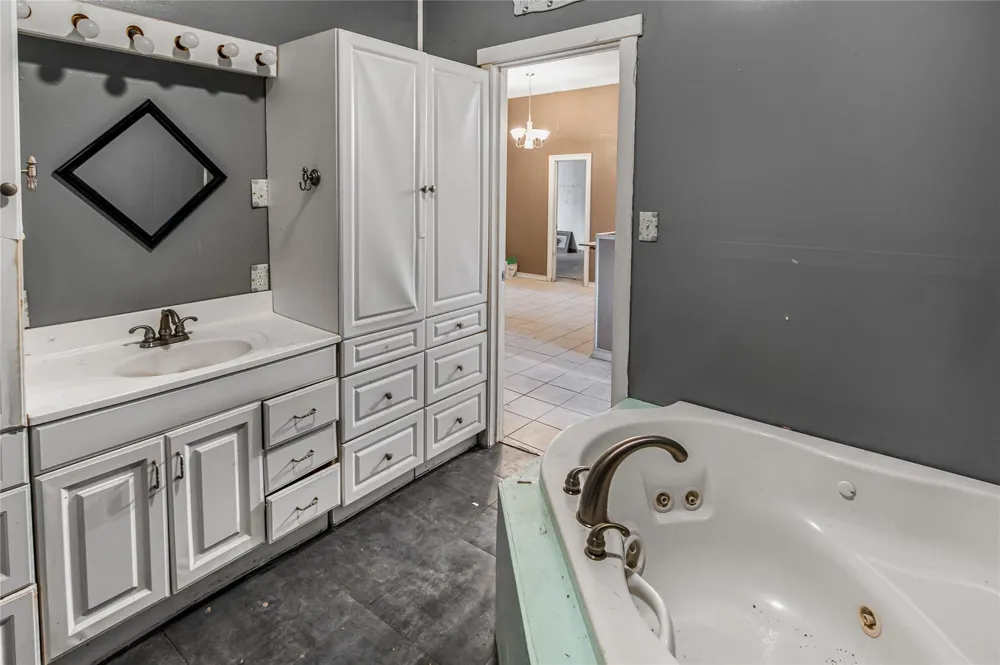 124 12th Street Somerville, TX 77879