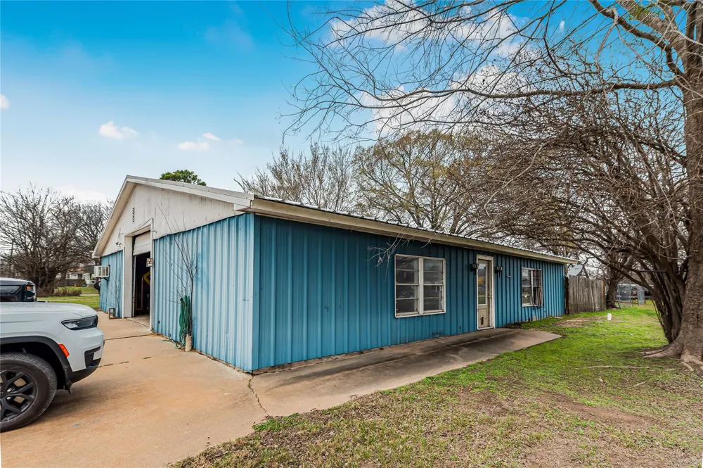124 12th Street Somerville, TX 77879