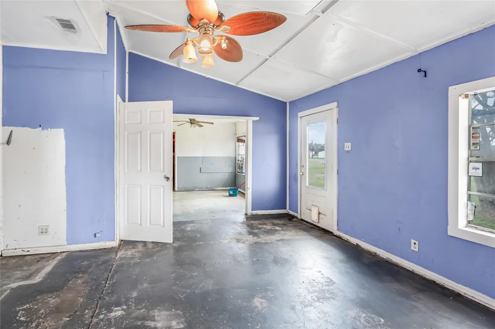 124 12th Street Somerville, TX 77879