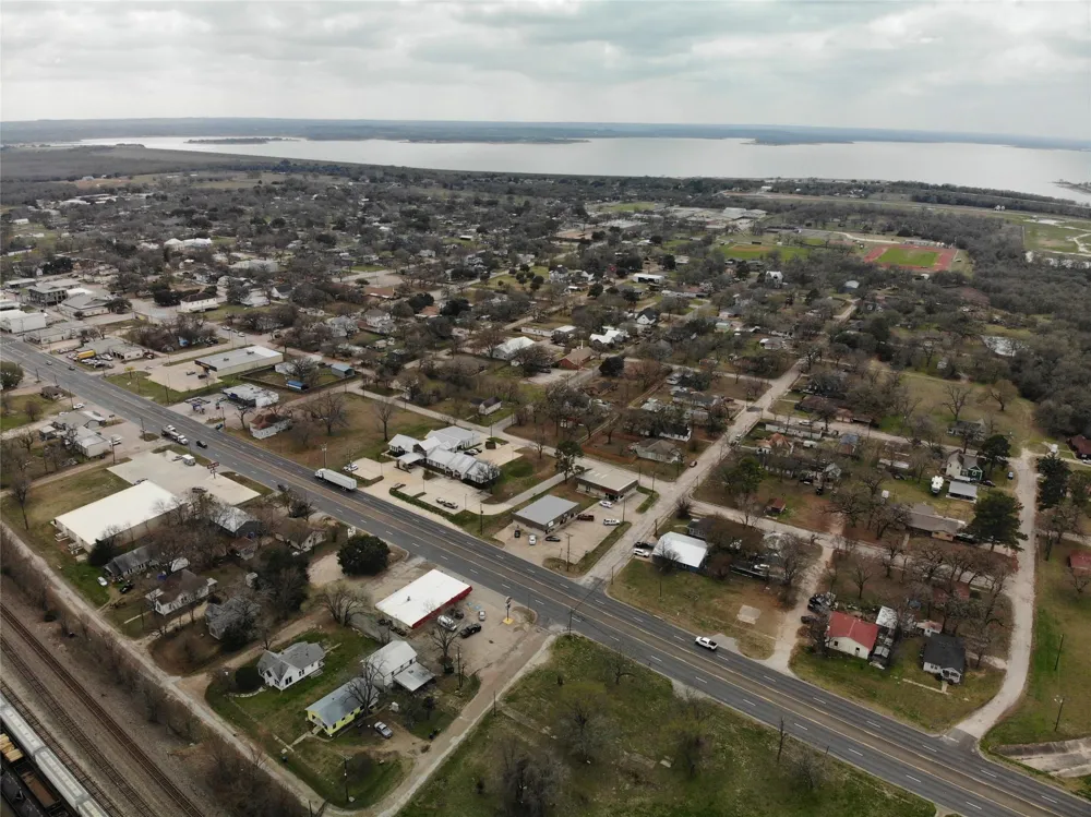 124 12th Street Somerville, TX 77879