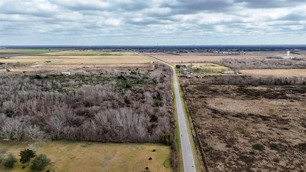 County Road 126 Van Vleck, TX 77482