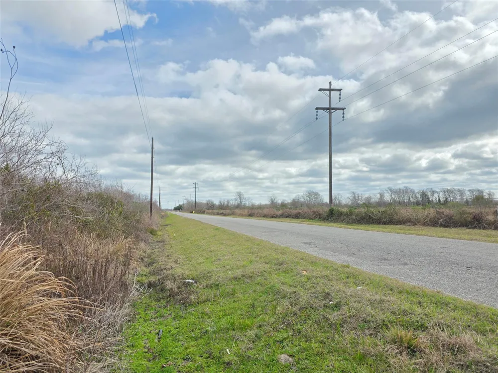 County Road 126 Van Vleck, TX 77482