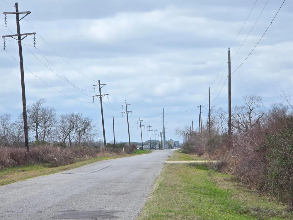 County Road 126 Van Vleck, TX 77482