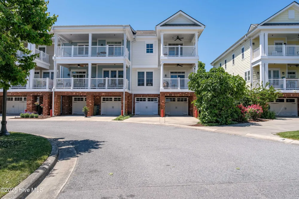 207 S Academy Street Washington, NC 27889