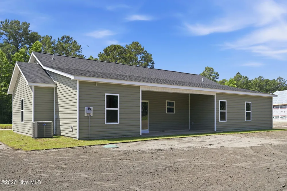 2624 Fountaintown Road Chinquapin, NC 28521